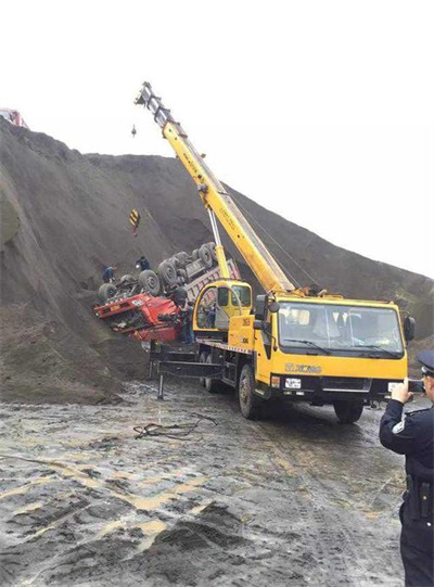 金平上犹道路救援